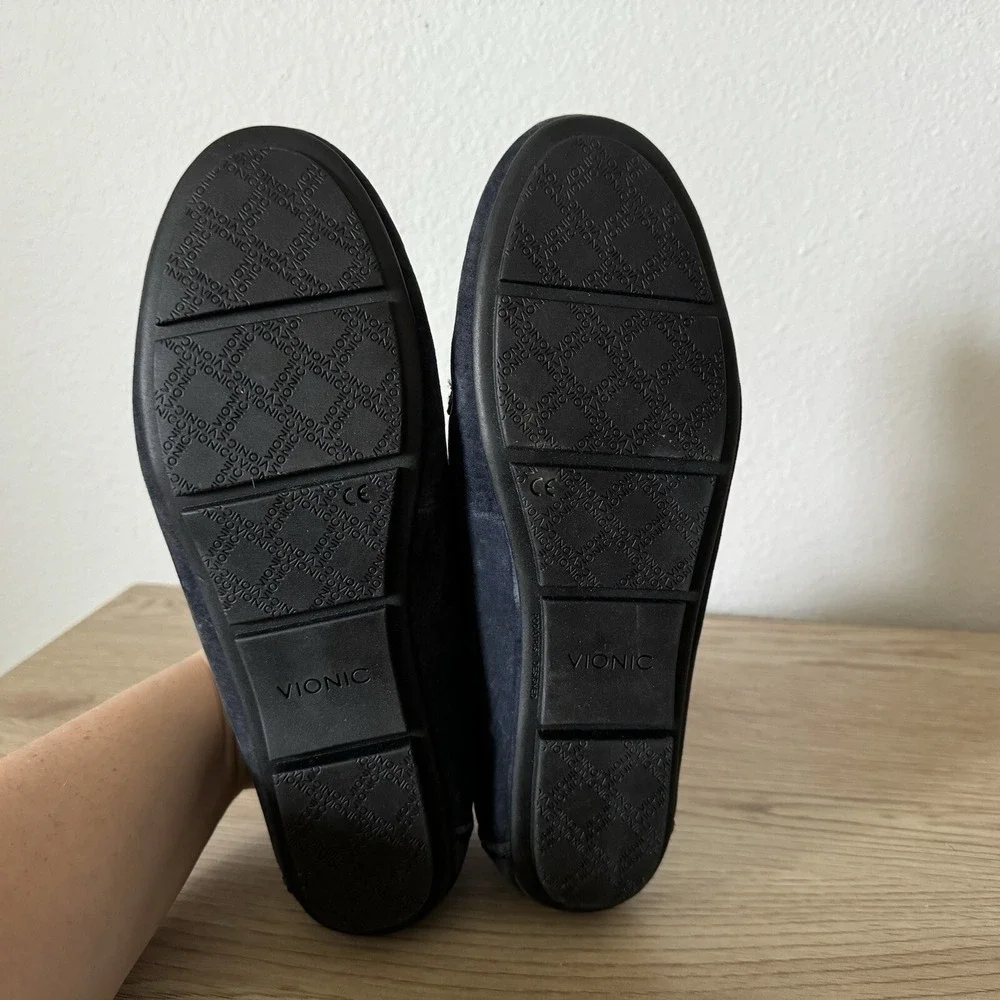 Vionic Mesa Navy Blue Suede Slip On Comfort Loafers‎ Chain Womens Size 9.5 Wide